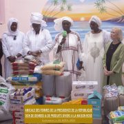 Don de divers produits et denrées à la maison Rose de Guédiawaye.